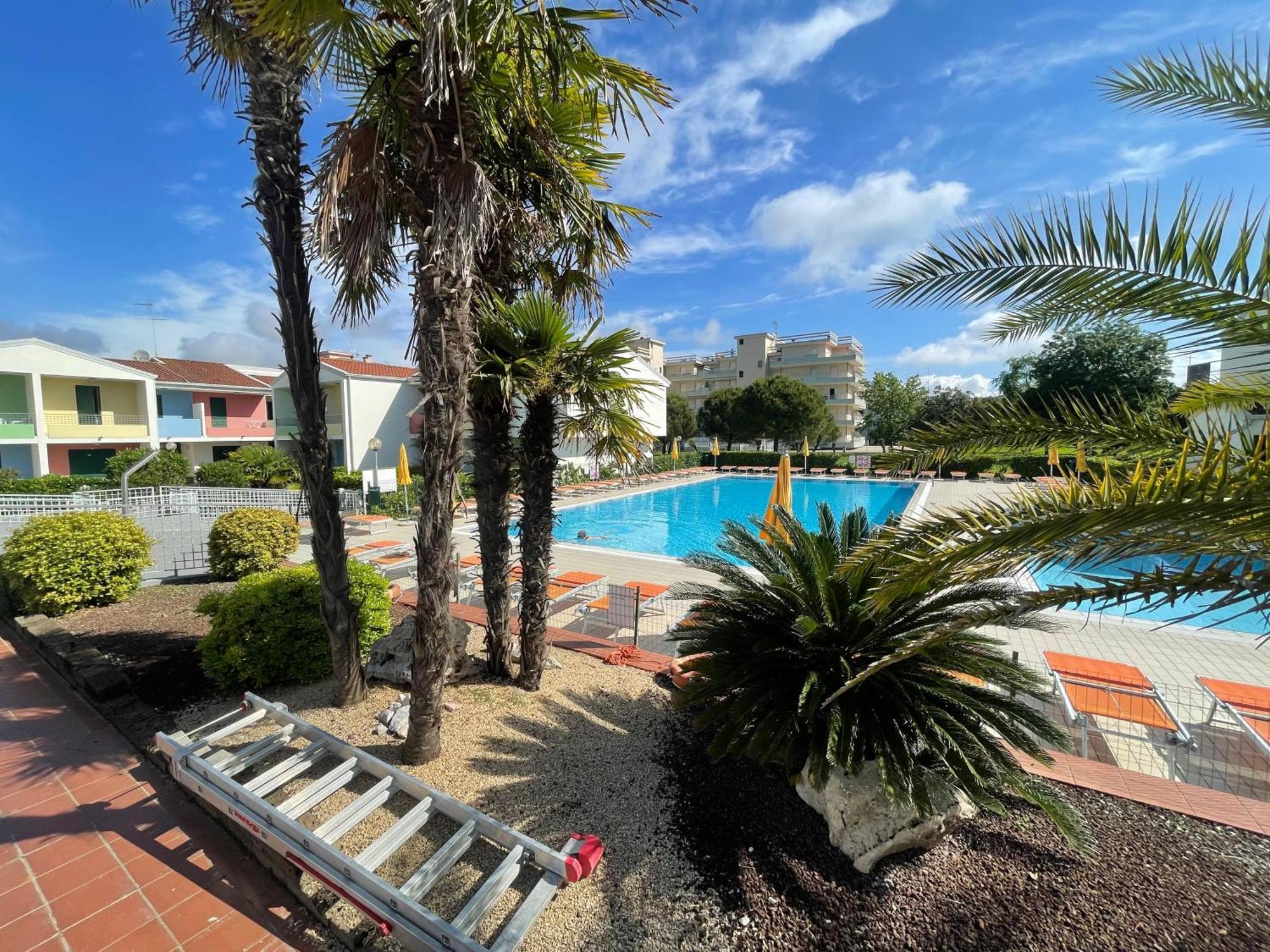Villaggio Luna Swimmingpool- Agenzia Cocal Caorle Extérieur photo