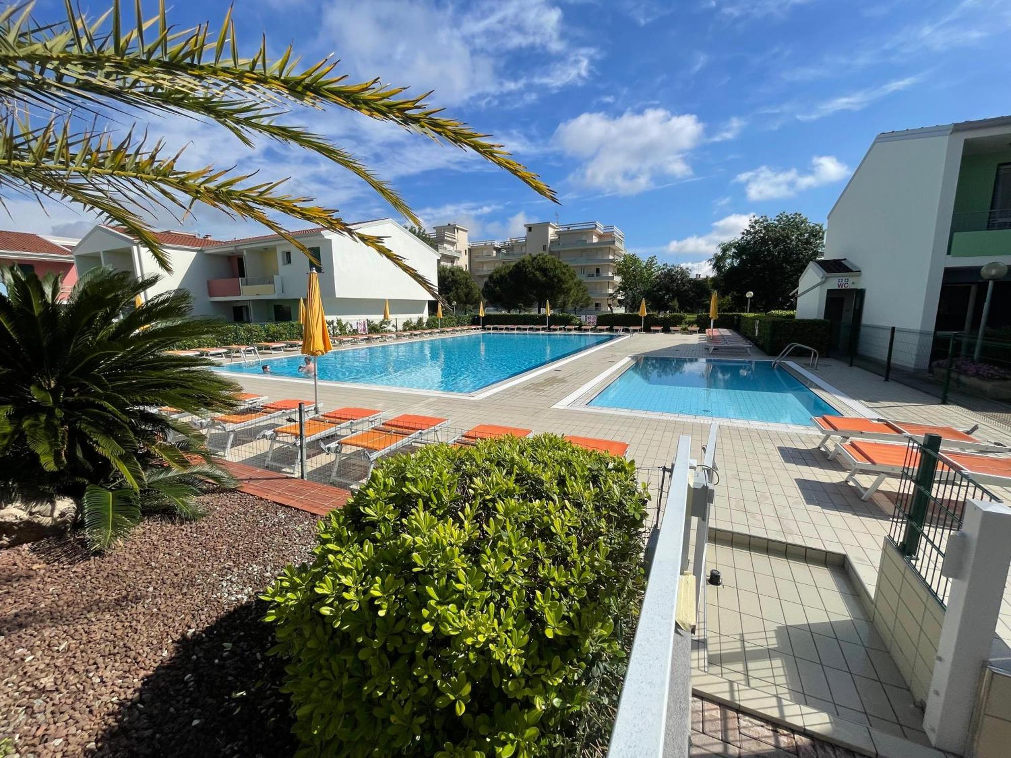 Villaggio Luna Swimmingpool- Agenzia Cocal Caorle Extérieur photo